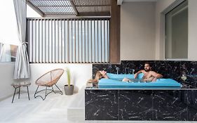 Xsuites Hotel